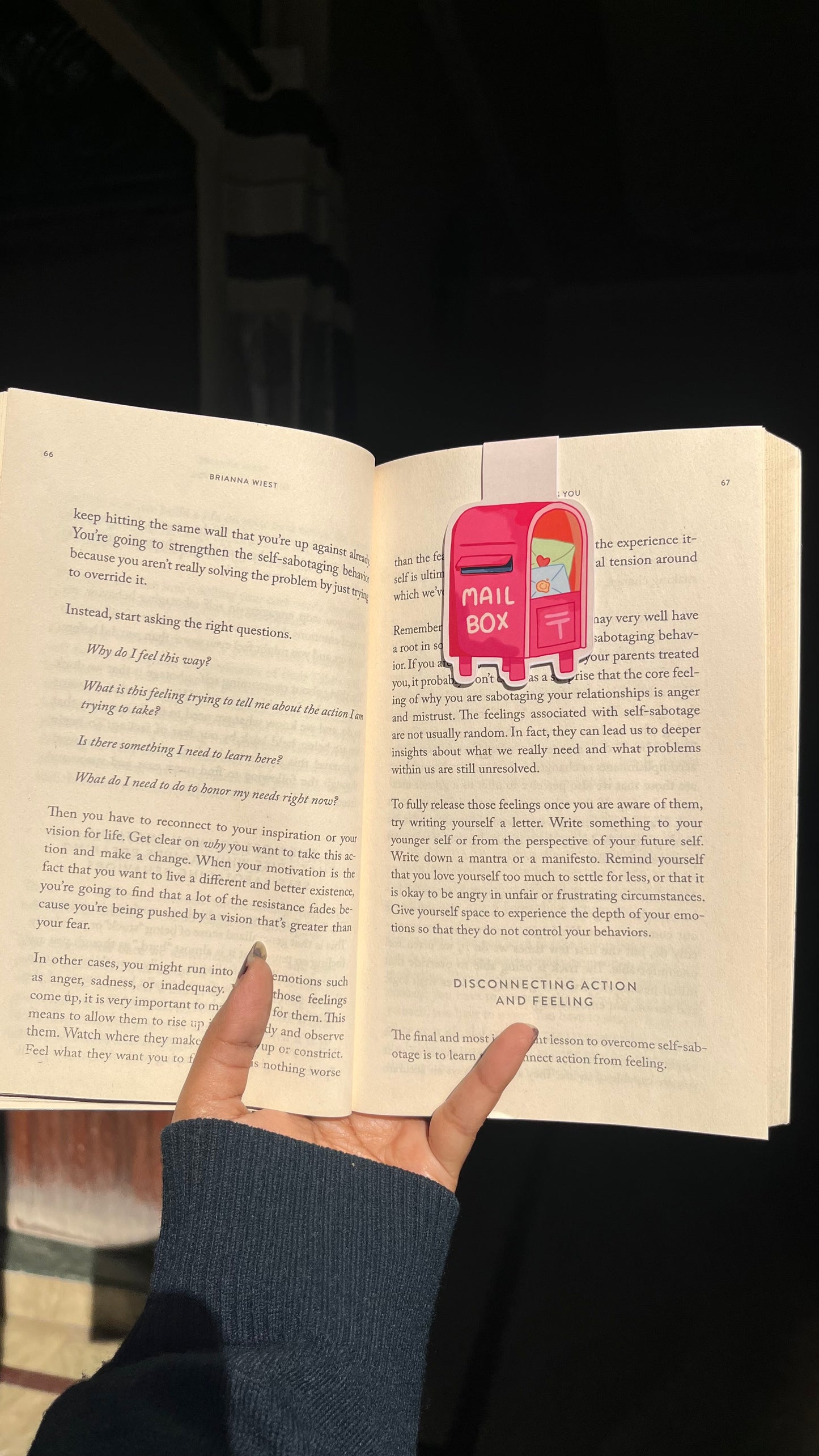 Mailbox magnetic bookmark
