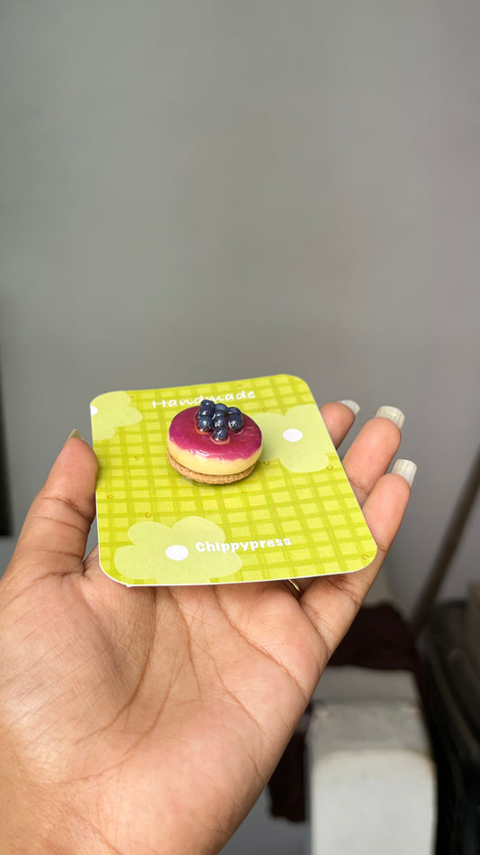 Blueberry cheesecake clay miniature Magnet/Pin