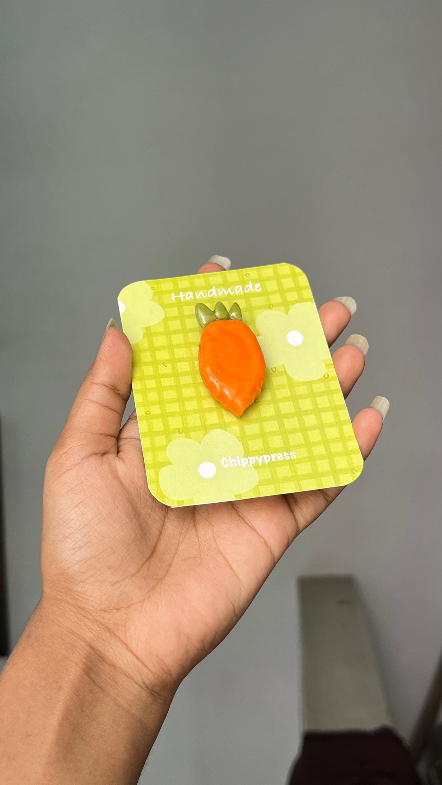 Carrot clay Miniature Magnet/Pin