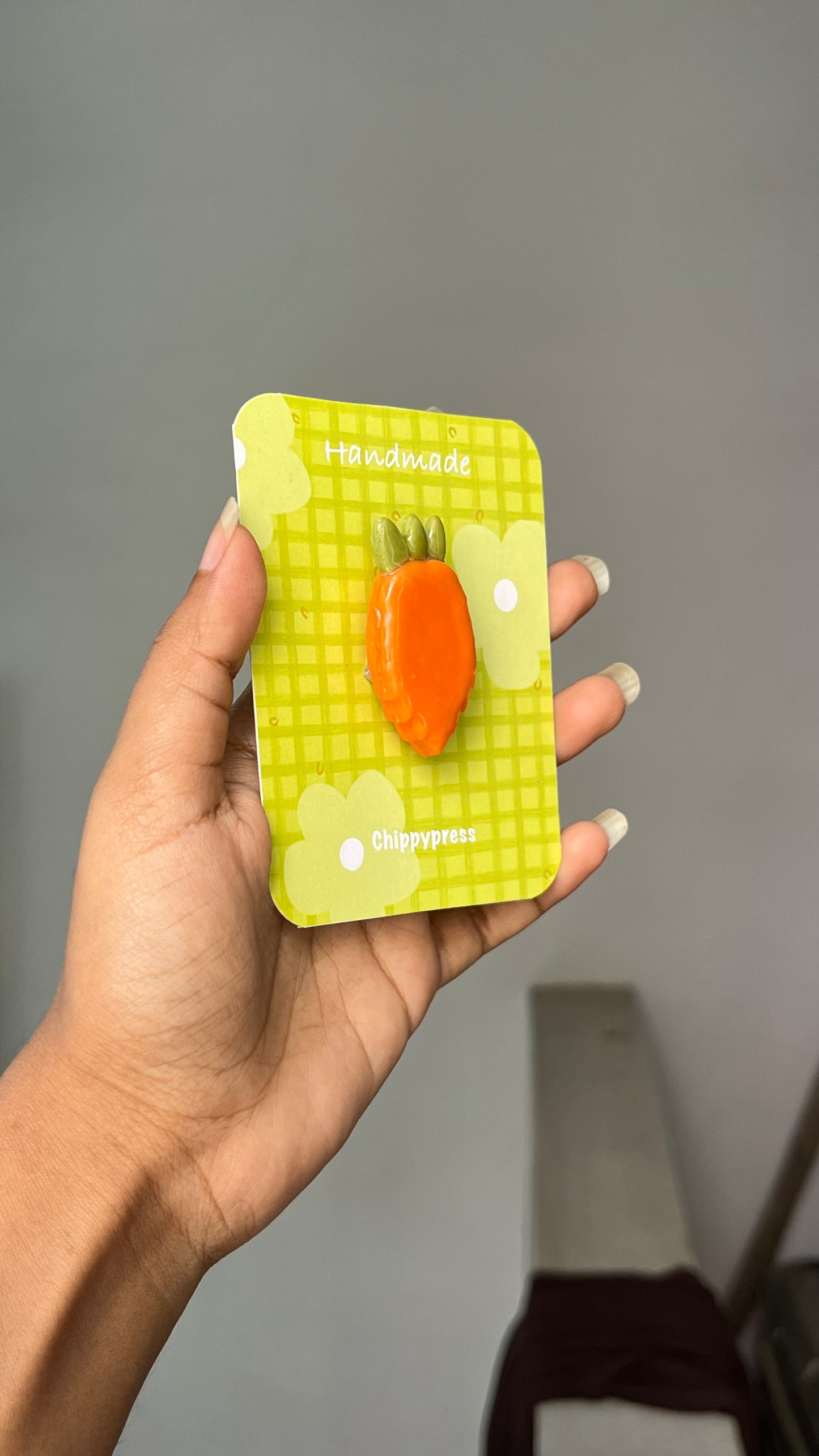 Carrot clay Miniature Magnet/Pin