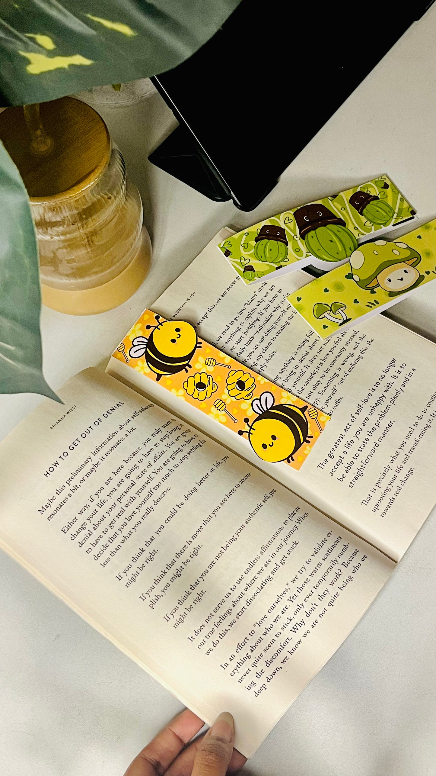 Honeybee Magnetic Bookmark