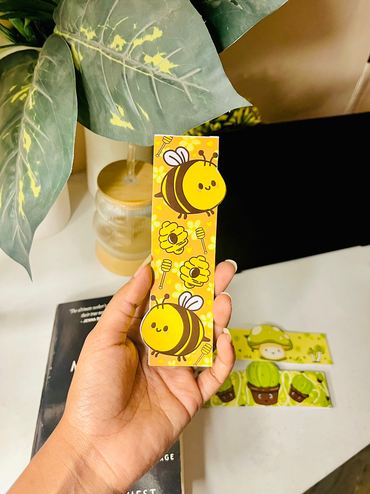Honeybee Magnetic Bookmark