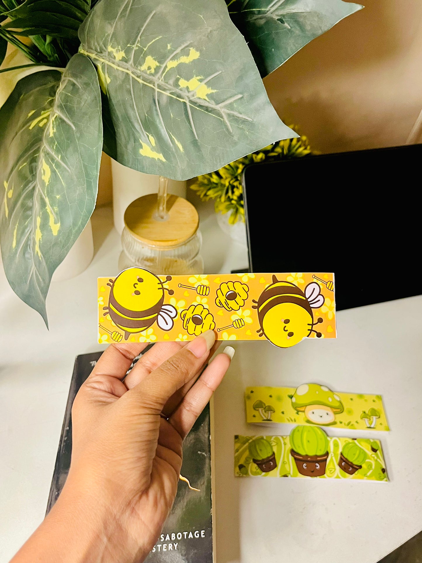 Honeybee Magnetic Bookmark