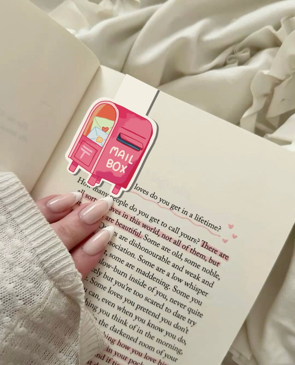 Mailbox magnetic bookmark