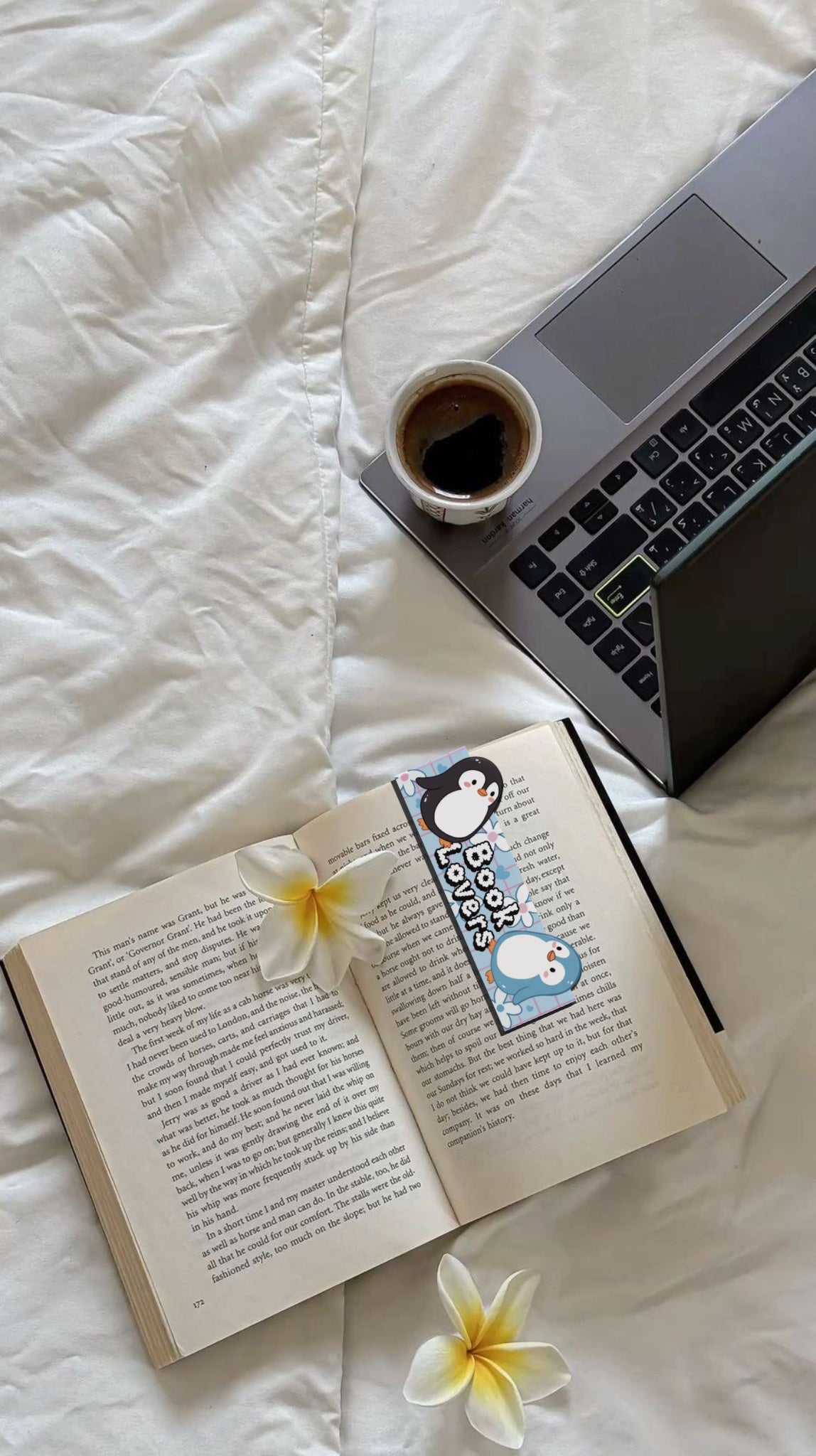 Twin penguin book lovers magnetic bookmark